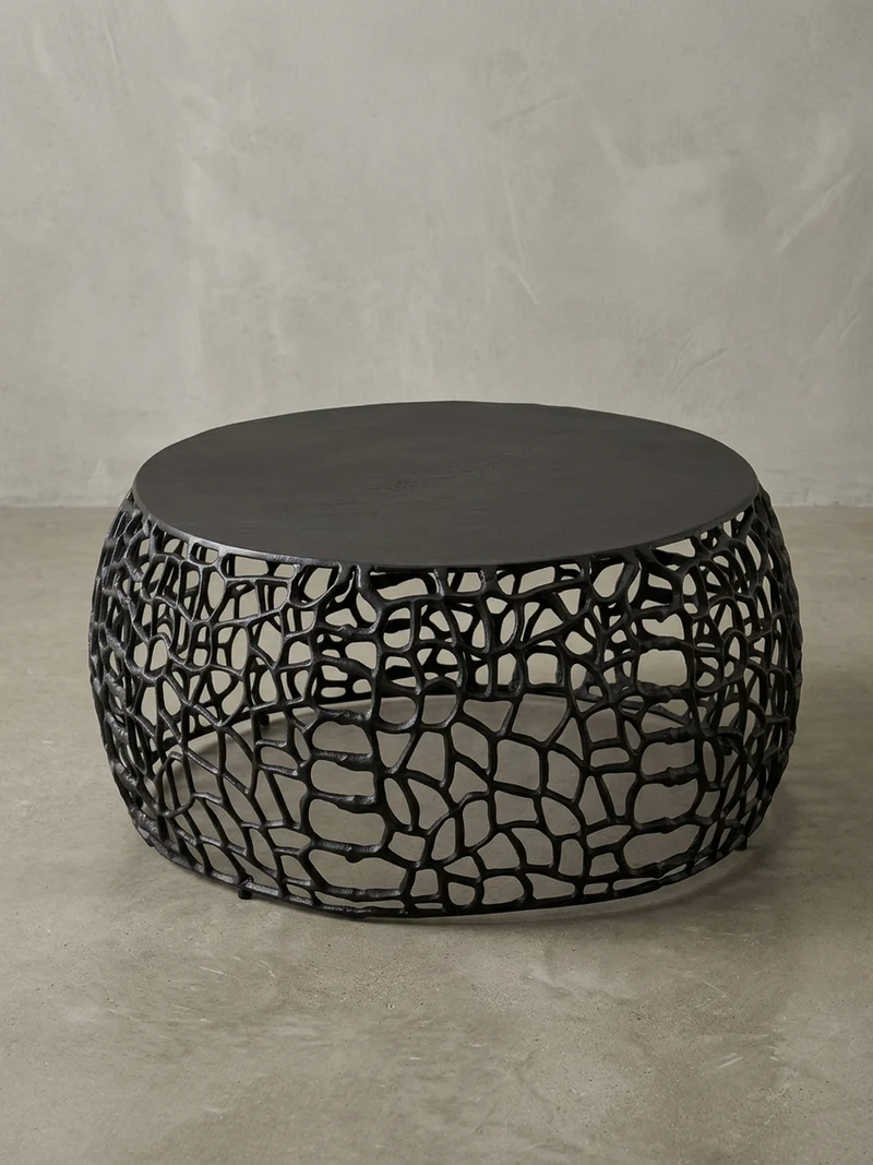Couchtisch mit Aststruktur, lackiertes Aluminium, handgefertigt, Ablagefläche