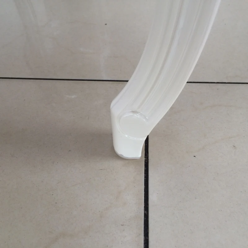 Stuhl Barock aus Polycarbonat, weiß-creme