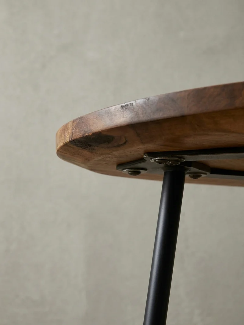 Couchtisch Retro-Stil mit Nierenform, Massivholz, Metallbeine, pflegeleichte Tischplatte
