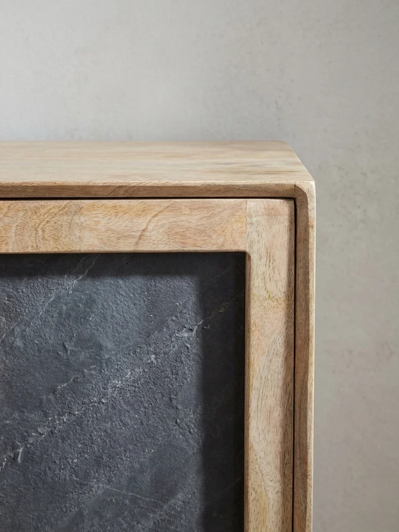 Sideboard – Mangoholz, 80x75x35 cm, mit Stauraum, anthrazitfarbene Türen