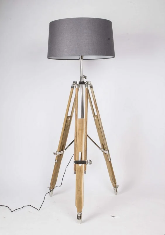 Stehleuchte höhenverstellbar im Landhausstil, Dreibein Stehlampe mit einem Lampenschirm, Höhe 103-200 cm
