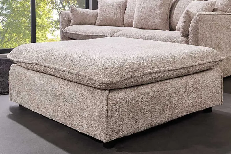 Moderner Hussenhocker PARADISO 100cm Bouclé champagner Federkern