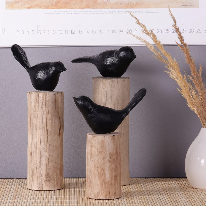 VOGEL SKULPTUR "BIRDY" | Mangoholz, 22cm | Vogelfigur auf Baumstamm