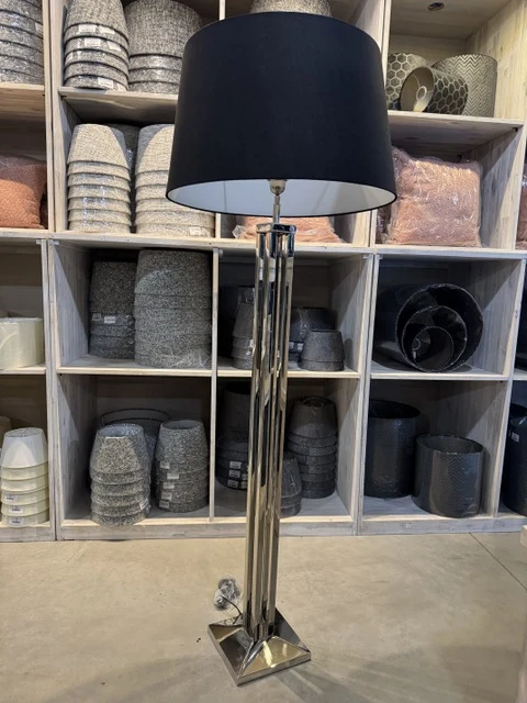 Stehlampe Silber, Stehleuchte mit schwarzem Lampenschirm, Höhe 170 cm