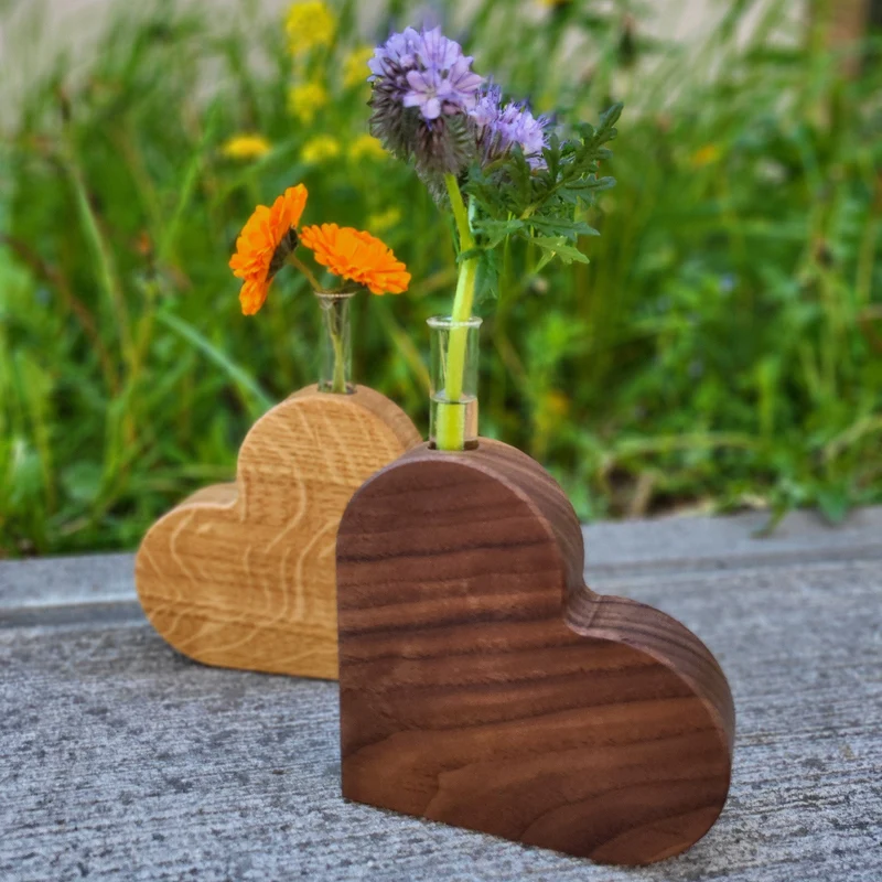 Holzherz mit Reagenzglas groß