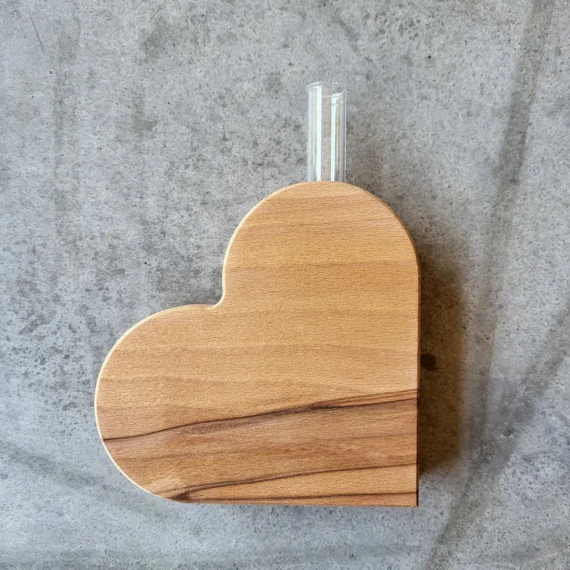 Holzherz mit Reagenzglas groß