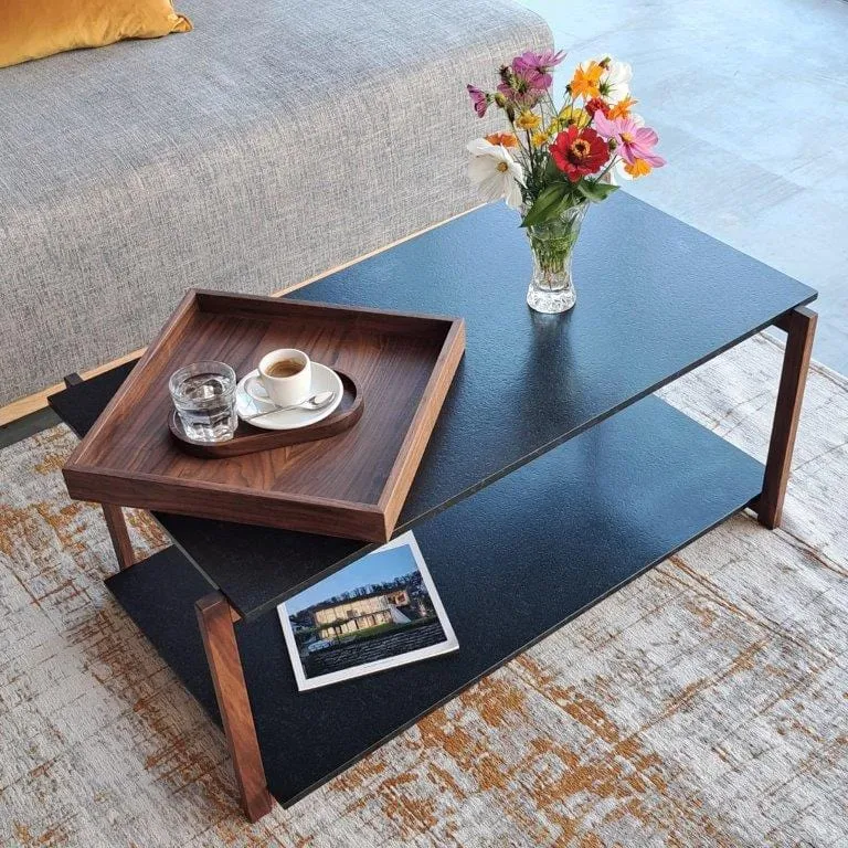CONE Couchtisch, Nussbaum & Granit