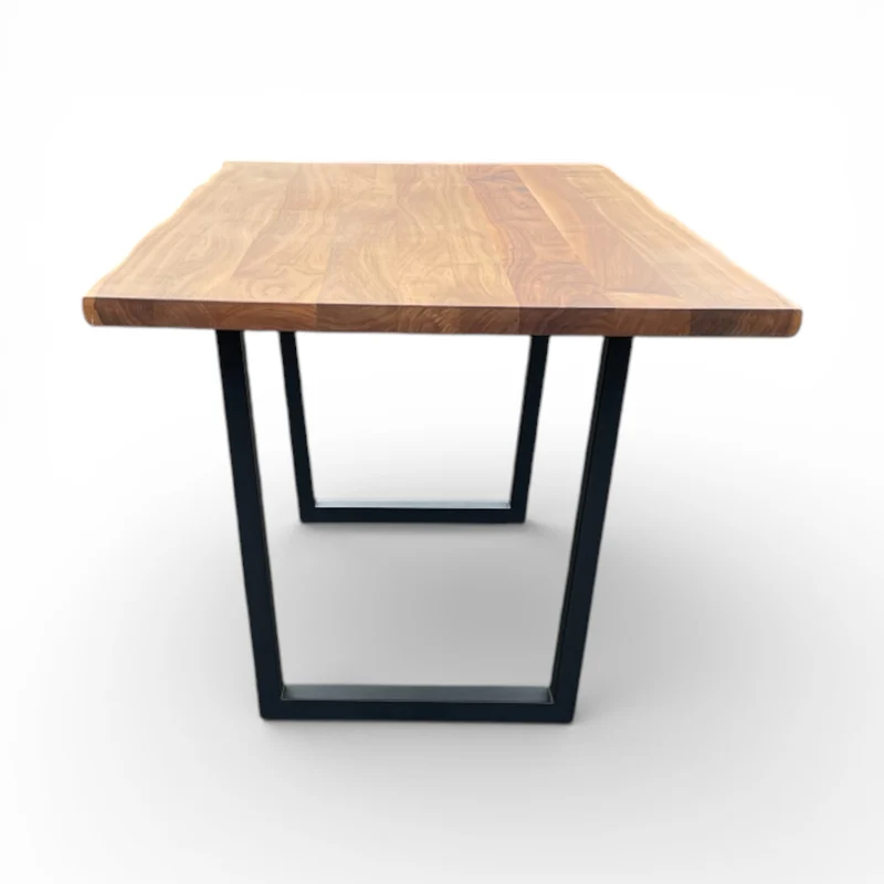 Lavida Wenko Tisch – Nussbaum massiv, Kufe schwarz (235×90 cm)