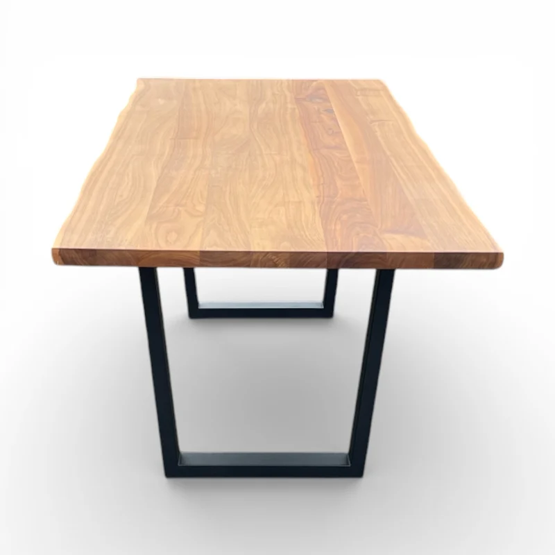 Lavida Wenko Tisch – Nussbaum massiv, Kufe schwarz (235×90 cm)