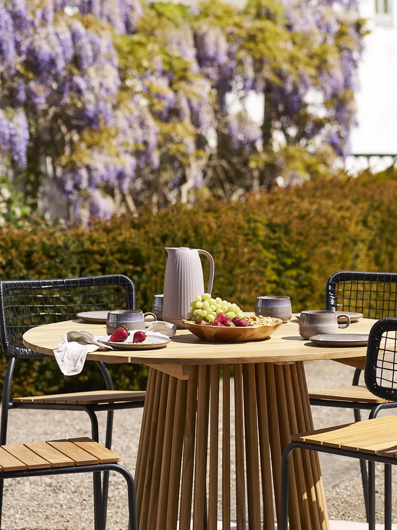 Nashville Esszimmerstuhl Teak/Polyrattan, schwarz/natur, schwarze Beine