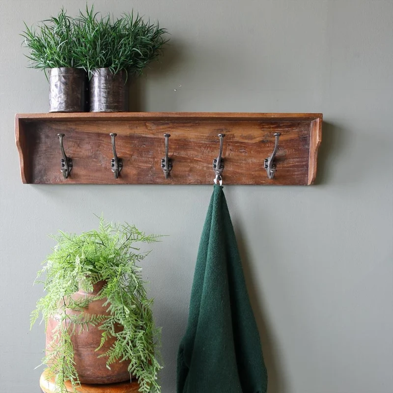 Wandgarderobe aus Altholz mit 5 Haken