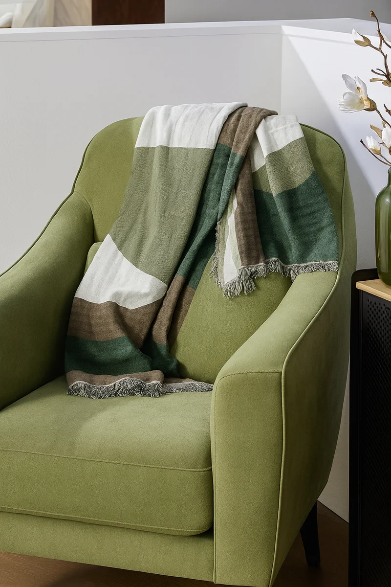Laszlo Plaid – Salbei/Elfenbein/Camel, 130 × 170 cm – Lambert