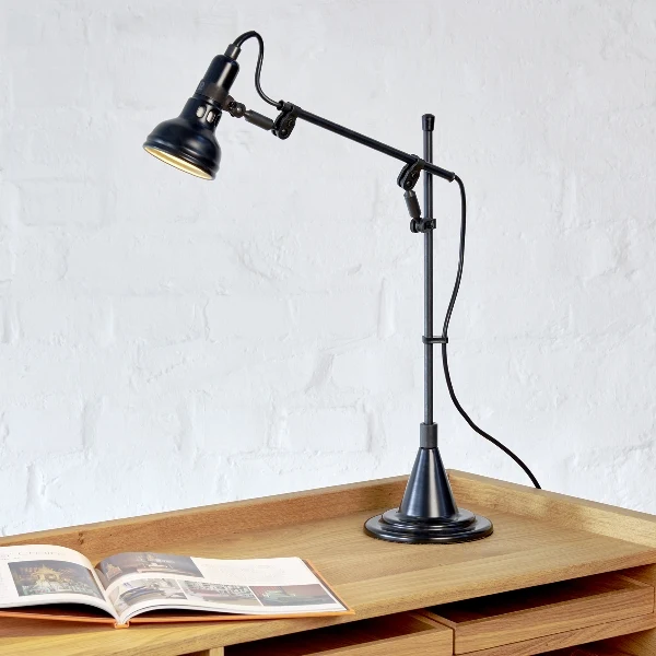 Switch On Tischleuchte – Industrial Chic in klassisch & vernickelt
