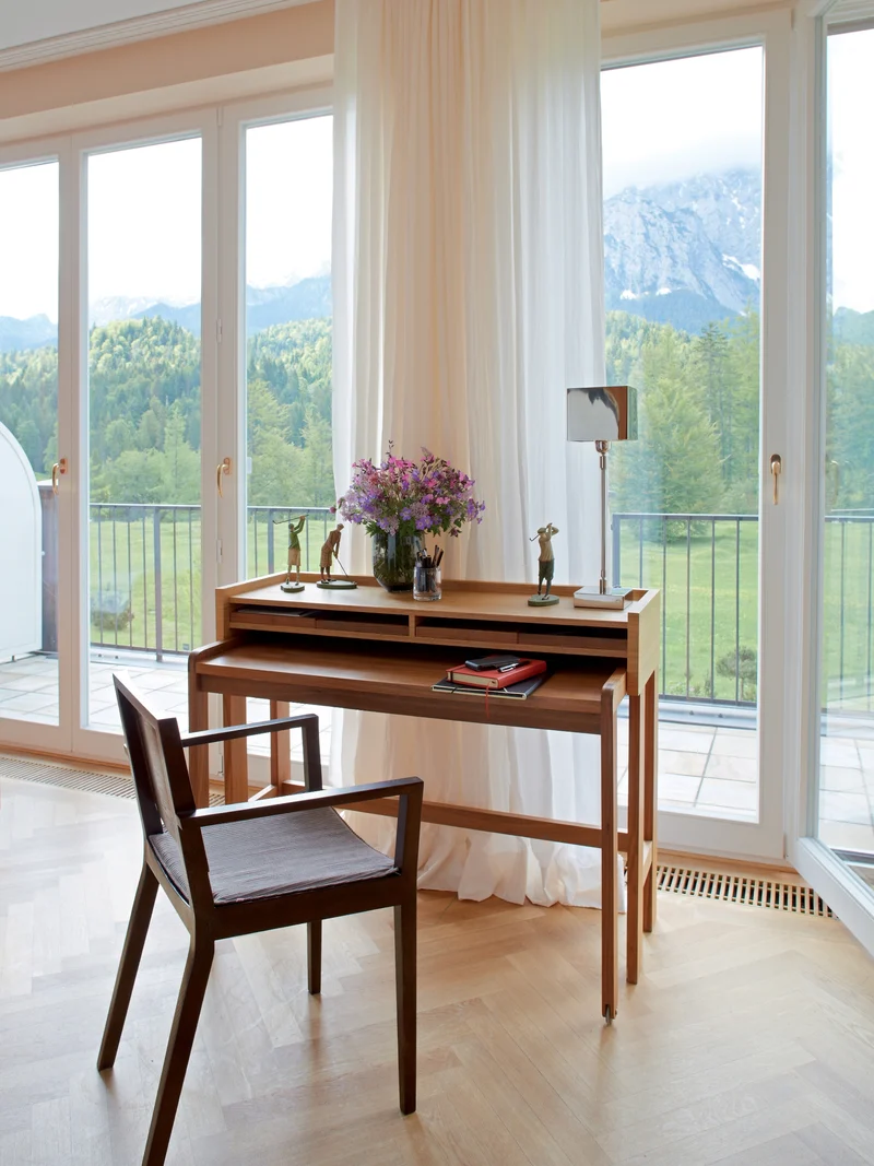Modesto Sekretär – eleganter Schreibtisch aus Massivholz in verschiedenen Ausführungen