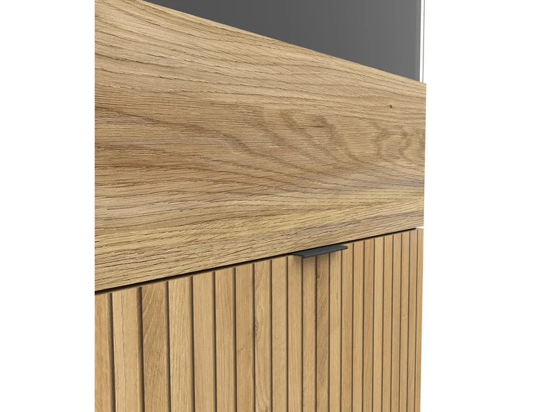 Luen — Display Cabinet