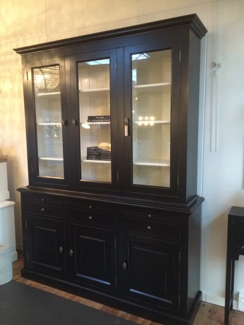 Vitrinenschrank schwarz Landhaus, Geschirrschrank schwarz Landhausstil, Buffetschrank schwarz, Vitrine Landhaus, Breite 177 cm
