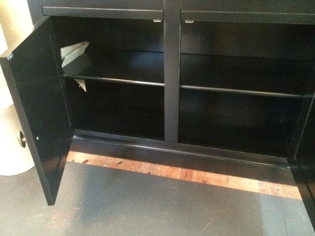 Vitrinenschrank schwarz Landhaus, Geschirrschrank schwarz Landhausstil, Buffetschrank schwarz, Vitrine Landhaus, Breite 177 cm
