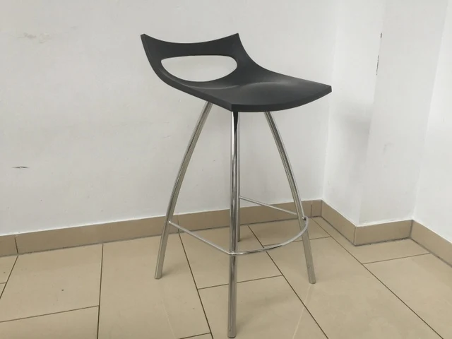 Design Barhocker schwarz, Barstuhl schwarz verchromtes Gestell, Sitzhöhe 80 cm