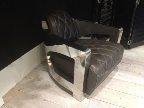 Lifestyle Sessel aus Leder und Aluminium