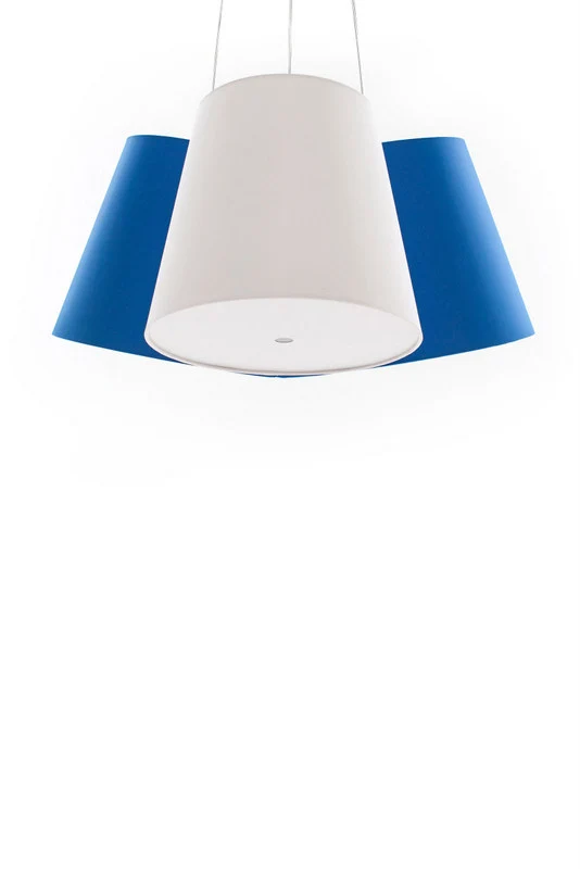 Hängeleuchte mit drei Lampenschirmen weiss und blau, moderne Hängelampe in verschiedenen Farben
