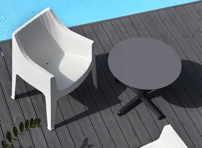 Outdoor-Stuhl mit Armlehne, Gartenstuhl aus Kunststoff mit Armlehne