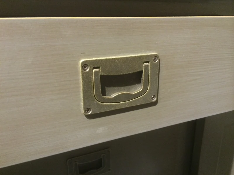 Waschtisch in fünf Farben im Landhausstil aus Massivholz und Waschbecken aus Keramik, Waschtisch weiß
