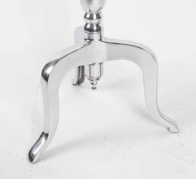 Klassische Garderobe aus Aluminium im Landhausstil