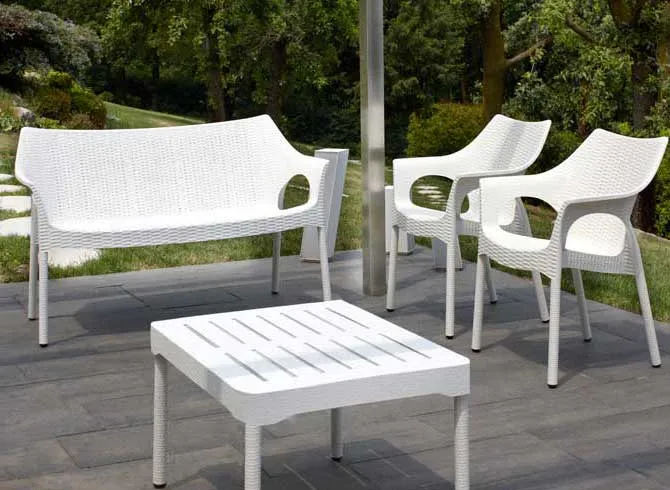 Outdoor - Bank aus Kunststoff, Gartenbank mit Sitzauflage