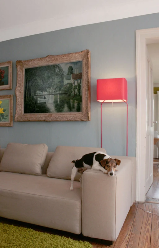 Design-Stehleuchte, moderne Stehlampe in sechs verschiedenen Farben, weiß