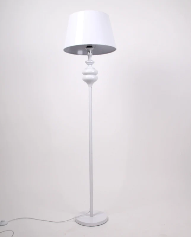 Moderne Stehleuchte aus Metall, Farbe weiß