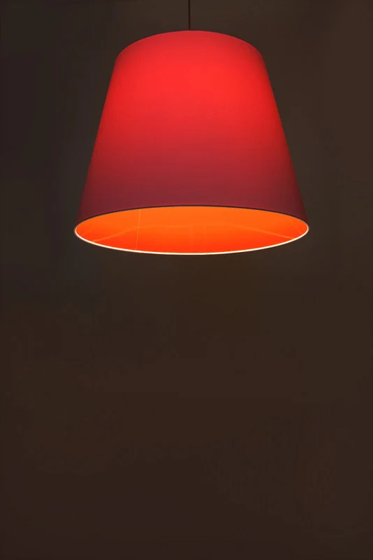 Design-Pendelleuchte, moderne Pendellampe in fünf verschiedenen Farben, 53 cm