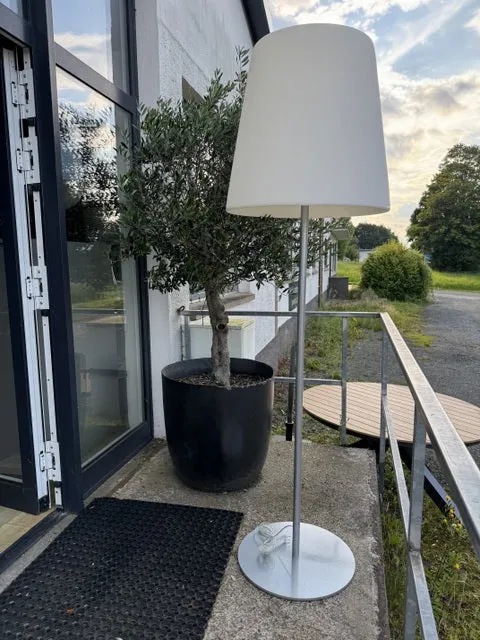 Outdoor Stehleuchte aus Kunststoff Metall, Garten Stehlampe weiß, Höhe 165 cm