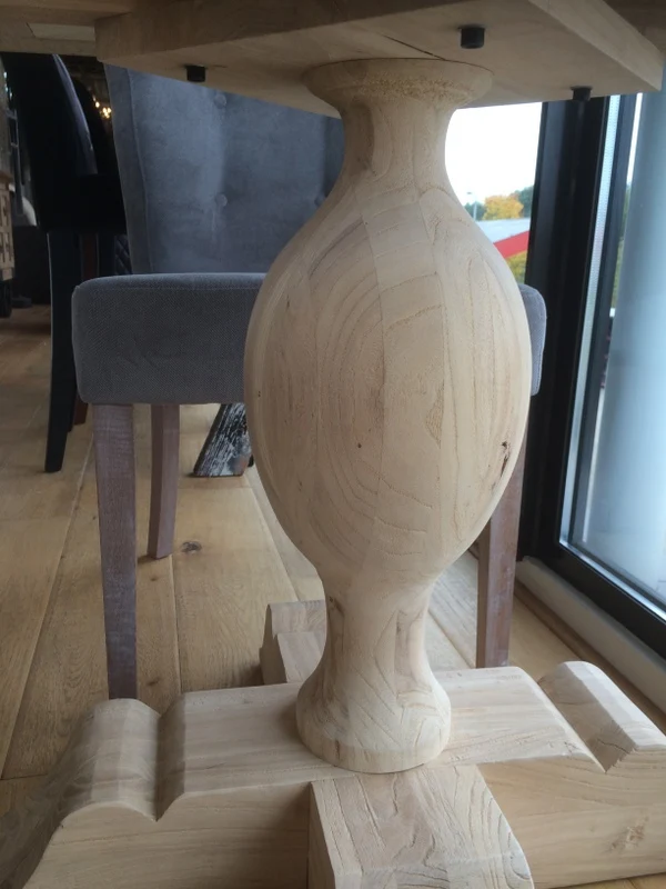 Bistro Tisch Massivholz, Maße 70x70 cm