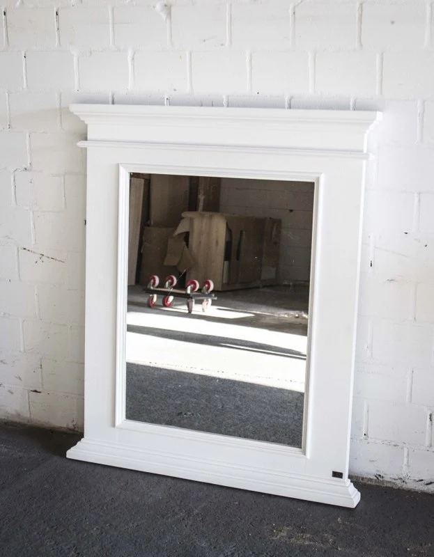 Spiegel weiß im Landhausstil, Wandspiegel weiß Massivholz, Maße 93x110 cm