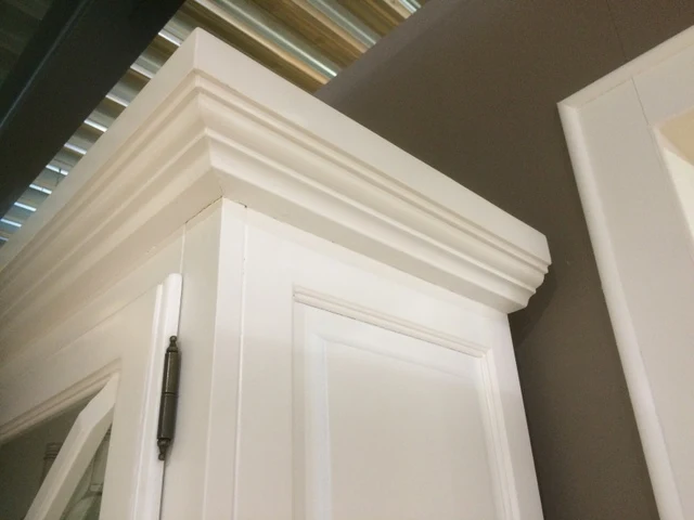 Vitrine weiß, Geschirrschrank aus Massivholz weiß, Küchenschrank weiß im Landhausstil