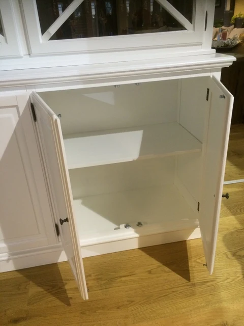 Vitrine weiß, Geschirrschrank aus Massivholz weiß, Küchenschrank weiß im Landhausstil