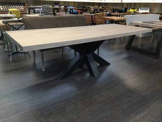 Esstisch Eiche Tischplatte, Tisch Eiche-Tischplatte Industriedesign, Tischgestell aus Metall, Maße 180 x 90 cm