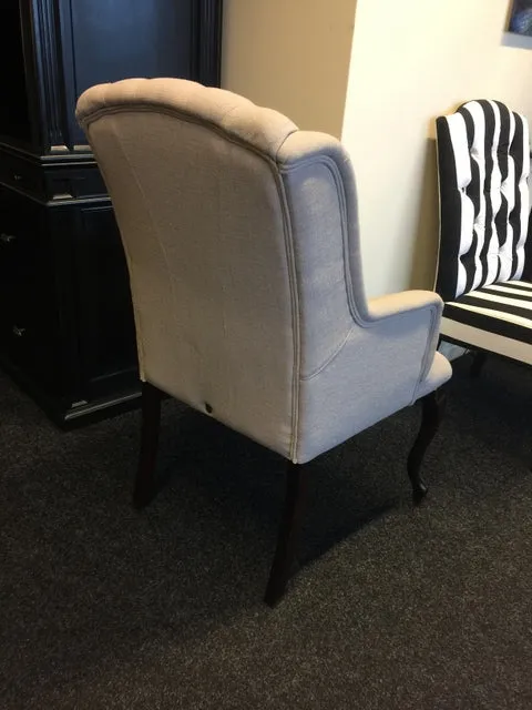 Stuhl gepolstert in verschiedenen Farben, Stuhl mit Ring Chesterfield Farbe Sand