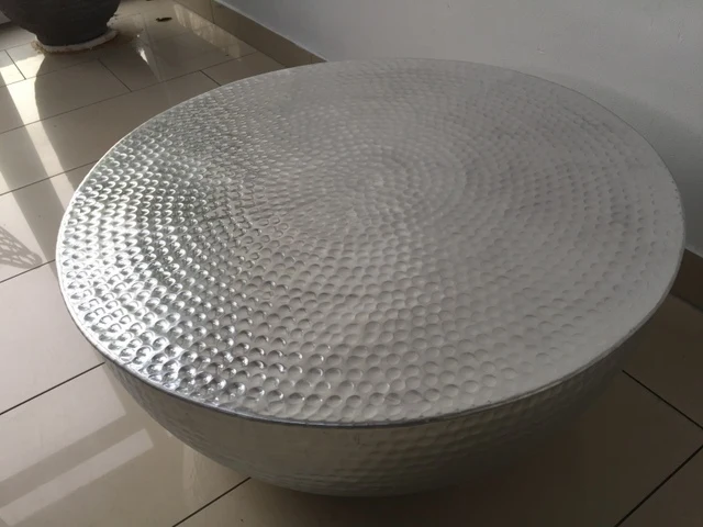 Couchtisch rund silber, Couchtisch Aluminium Hammerschlag-Optik, Ø 68 cm