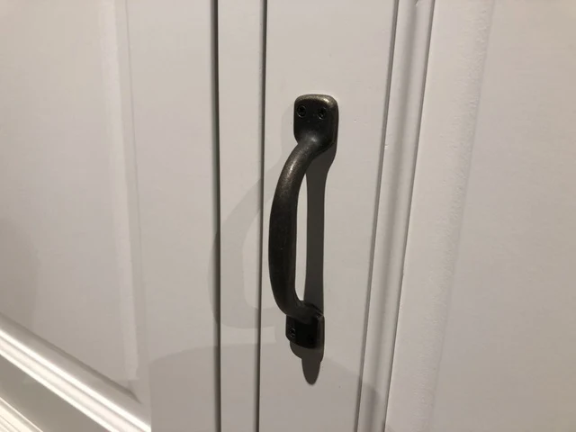Vitrine weiß Landhaus, Vitrinenschrank weiß, Geschirrschrank weiß, Wohnzimmerschrank Landhausstil, Breite 189 cm