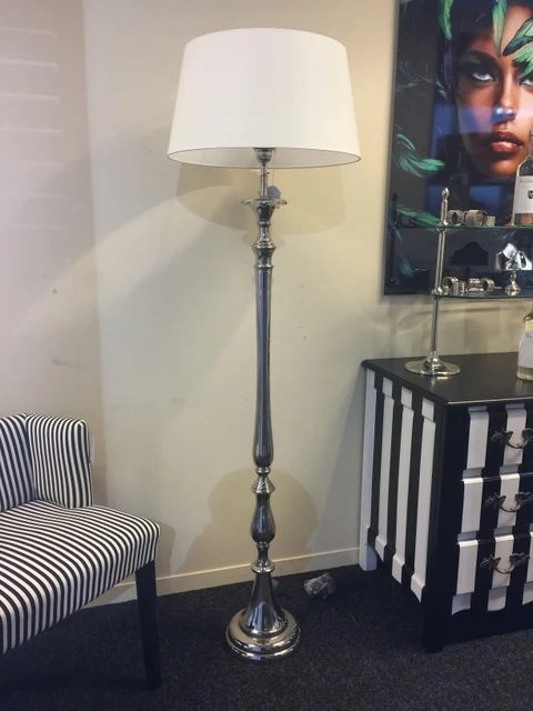 Stehlampe mit Lampenschirm Landhaus, verchromte Stehleuchte Lampenschirm, Stehlampe verchromt Landhausstil