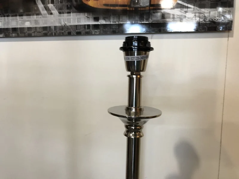 Stehleuchte verchromt, Lampenfuß für eine Stehleuchte, Stehlampe Silber, Höhe 142 cm