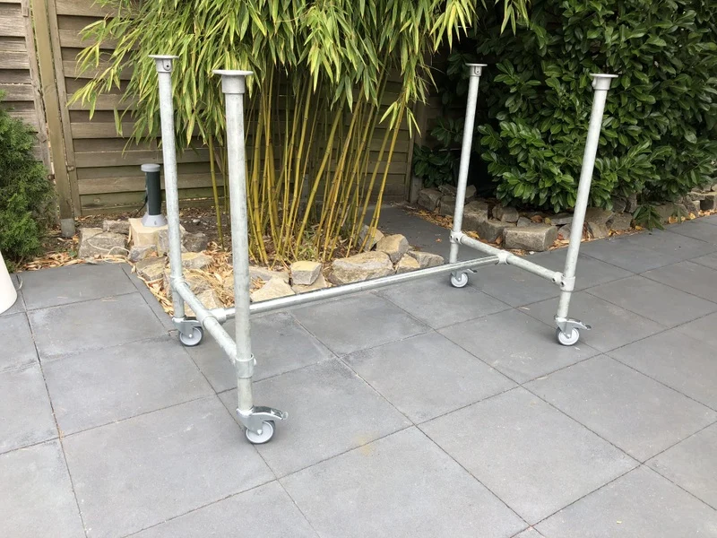 Bartisch-Gestell Rohrgestell Metall, Tischgestell auf Rollen Industriedesign, Maße 224 x 107 cm
