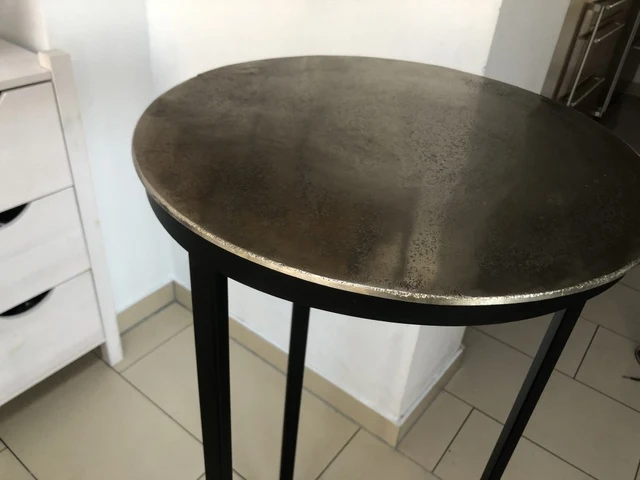 Dekosäule schwarz Metall, Säule Metall grau schwarz, Beistelltisch rund Metall, Durchmesser 35 cm