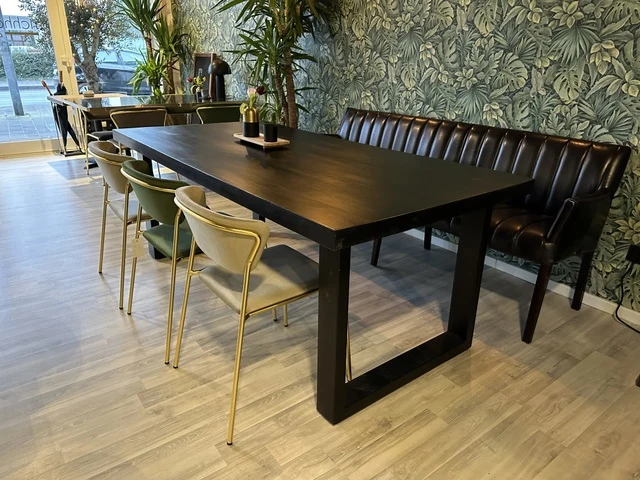 Schwarzer Tisch, Esstisch schwarz Industriedesign, Tisch schwarz Metall Holz, Länge 240 cm