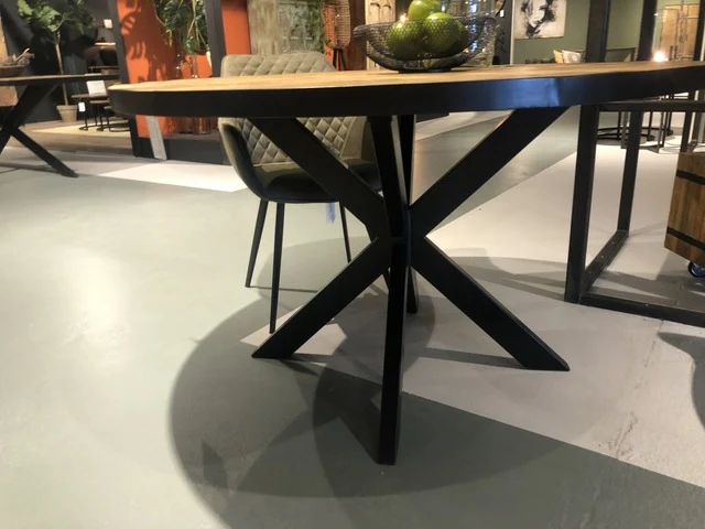 Tisch rund Landhaus, Esstisch rund Metall-Tischgestell, runder Tisch Industriedesign, Durchmesser 130 cm