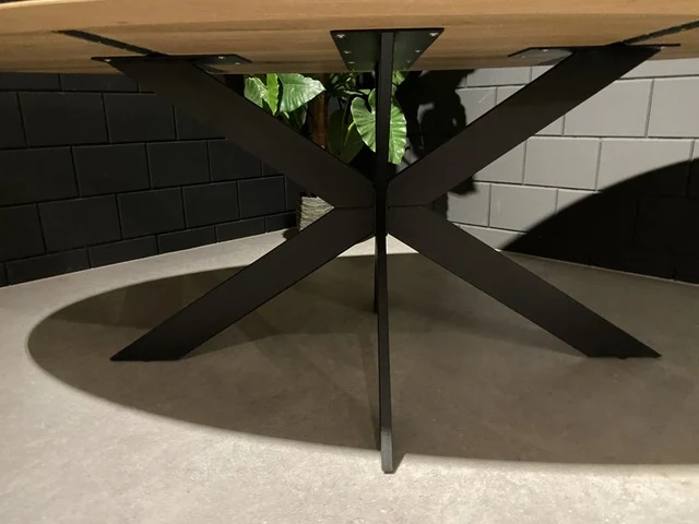 Ovaler Tisch mit Metallgestell, Esstisch oval, Tisch oval Eiche massiv Tischplatte, Länge 240 cm