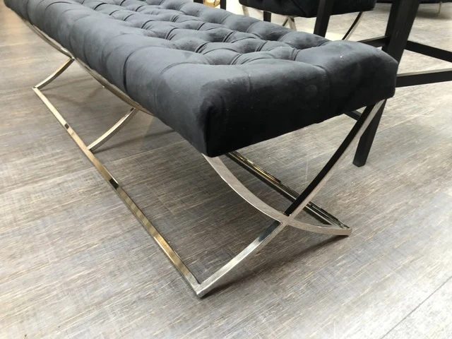 Bank schwarz, gepolsterte Bank Chesterfield schwarz, Breite 160 cm (Ausverkauft)
