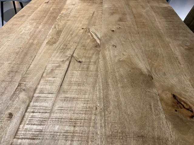 Esstisch Massivholz, Tisch Naturholz Tischplatte, Esstisch Metall-Gestell schwarz, Breite 160 cm