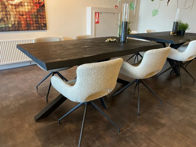 Esstisch schwarz, Tisch Baumkante schwarz, Esstisch Baumkante schwarz, Breite 240 cm